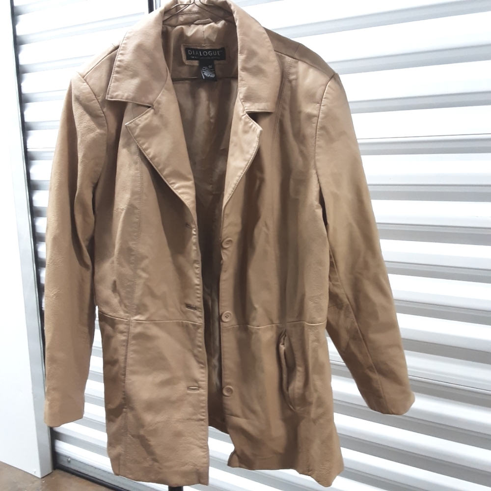 Dialogue Women's Classic Tan Trench Coat